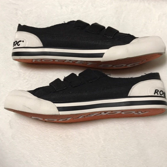 rocket dog jolissa buckle sneakers